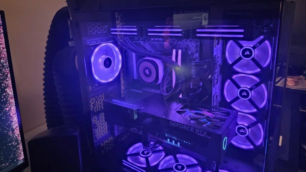 Jego RTX 5090 zamienił pokój w saunę. "Zbudowałem system od zera"