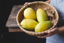 Jak obrać mango? Istnieje kilka prostych sposobów