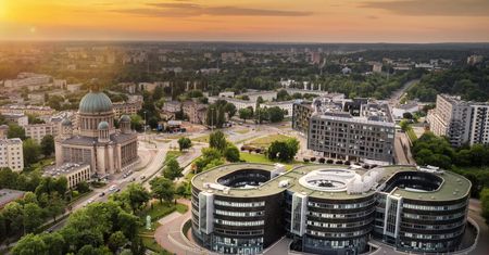 Pogoda w Łodzi. Prognoza na czwartek 1 stycznia. Poranne mgły, słaby śnieg i silniejszy wiatr