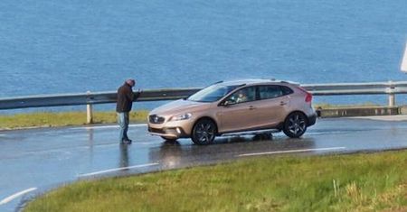 Volvo XC40 wyszpiegowane bez kamuflażu