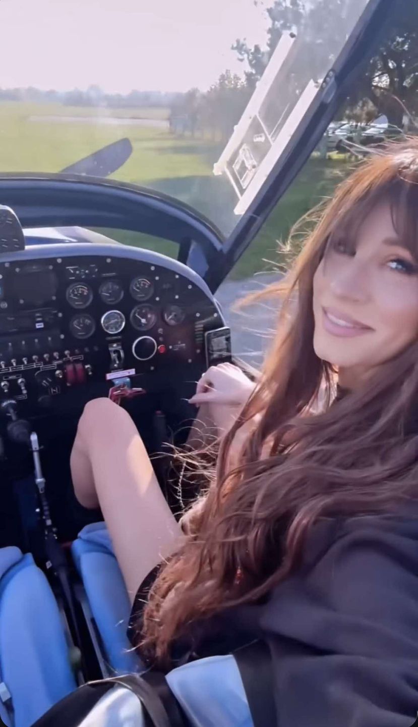 Sylwia Grzeszczak nadaje z samolotu ukochanego