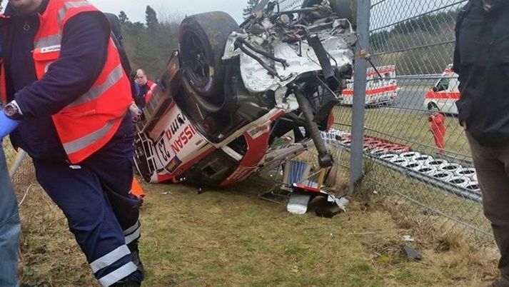 Tragiczny wypadek Nissana GT-R na Nürburgringu. Jedna osoba nie żyje [WIDEO]