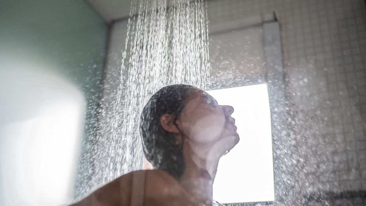 Wieczorny prysznic jest lepszy niż poranny