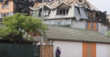 Pozwolili im wejść na chwilę. Mówią, co zastali po pożarze w Ząbkach