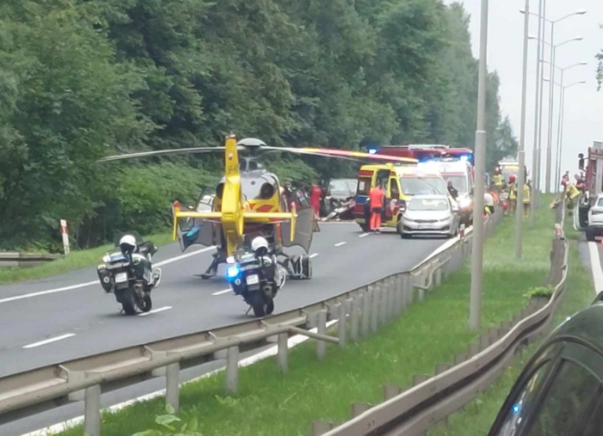 Dwa wypadki na drodze krajowej 86 w Katowicach. Wśród ofiar ciężarna