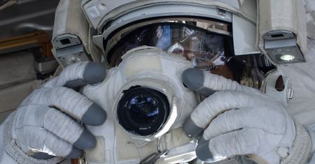 NASA zamawia 53 Nikony D5 - historia i użytkowanie aparatów tej marki w Kosmosie
