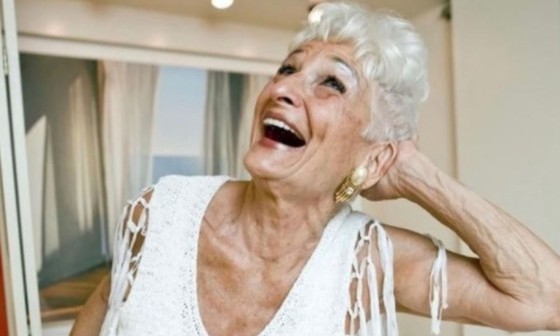 84-latka rozchwytywana na Tinderze. Jej ostatni partner miał 19 lat