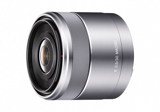 Sony NEX-C3 - najmniejszy kompakt z wymienną optyką