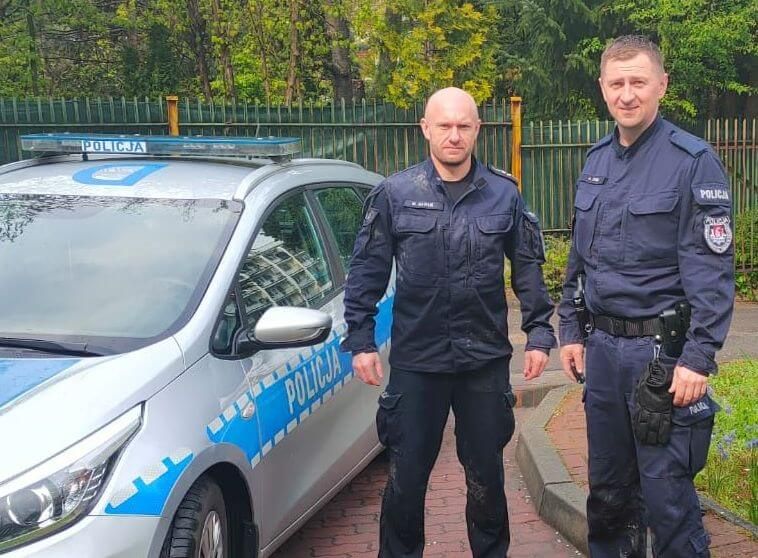 Zespół funkcjonariuszy obecnych na miejscu