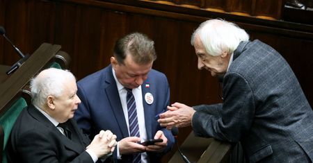 Kaczyński i Błaszczak zmieniają zdanie. PiS wymienia większość kandydatów do komisji śledczej ds. Pegasusa