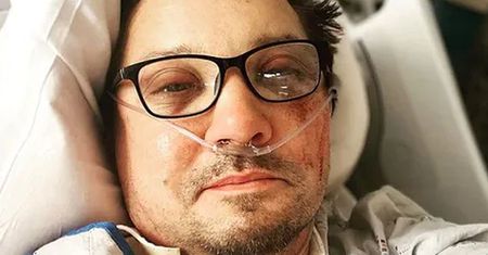 Jeremy Renner zabiera głos po wypadku i pokazuje selfie ze szpitala!