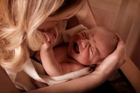 Przebodźcowane niemowlę. Czym jest nadmierna stymulacja i jak wpływa na zachowanie niemowląt?