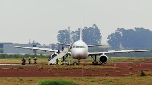Airbus A320 wypadł z pasa podczas lądowania. Ewakuacja pasażerów