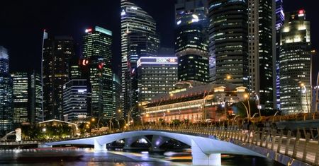 Timelapse flow-motion zabierze cię w podróż po zakamarkach Singapuru