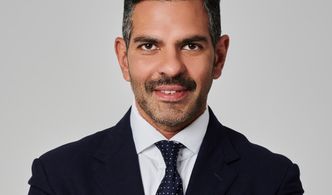 Tragiczna śmierć brytyjskiego miliardera po użądleniu pszczoły podczas meczu polo