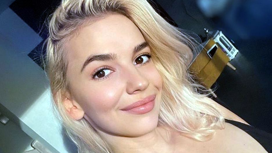 Oliwia już dawno pozbyła się platynowego blondu, ale dopiero teraz stała się brunetką
