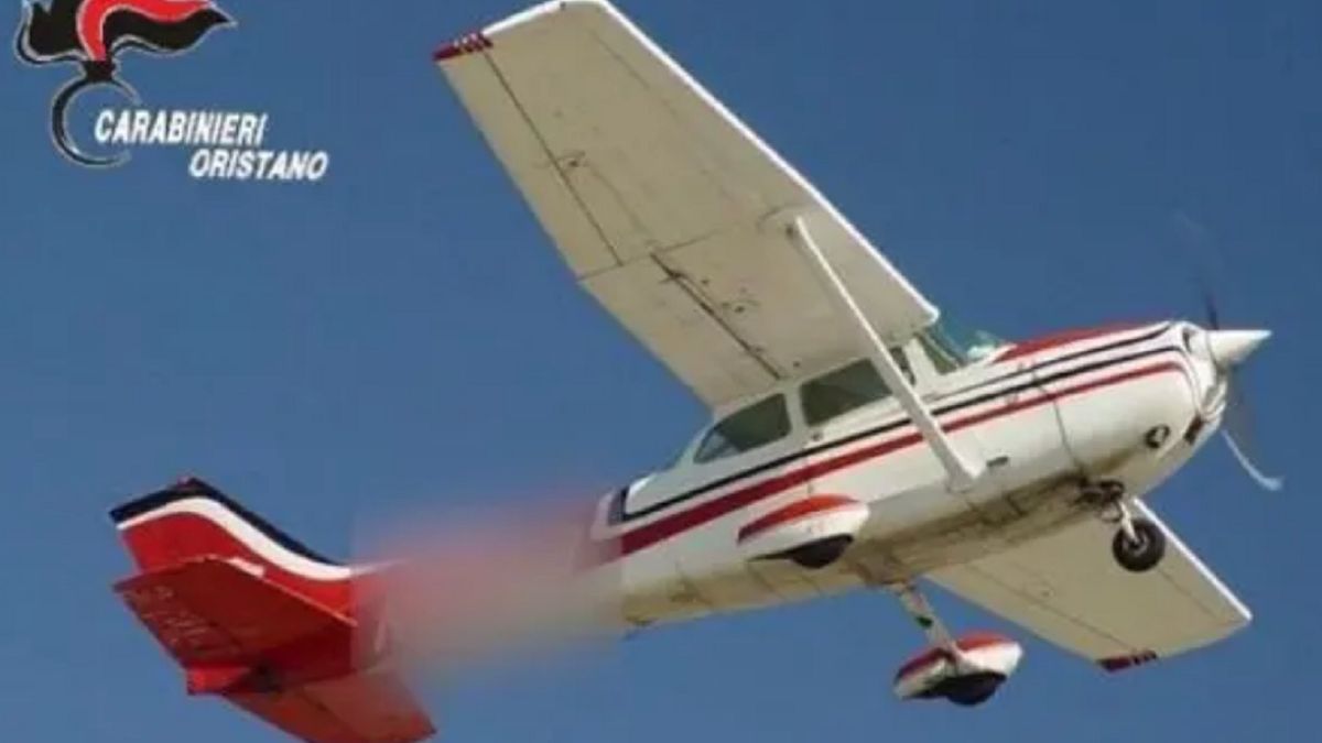 Samolot zrzucił kokainę na dach.