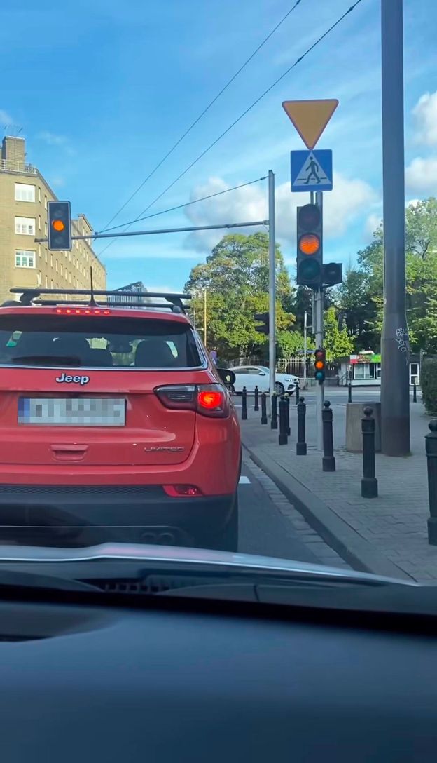 Edyta Górniak zadzwoniła pod numer alarmowy. Rozmowa z operatorem wyprowadziła ją z RÓWNOWAGI