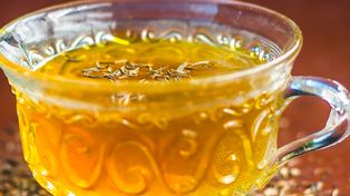 Zalej 1 łyżeczkę i pij codziennie. Pomoże obniżyć ciśnienie, a cukier nie będzie skakał