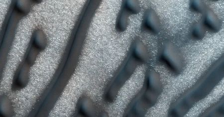 Na Marsie znaleźli "napis". Naukowcy z NASA zabrali głos
