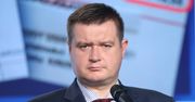 Poseł PiS wyniesiony z samolotu. Rzecznik partyjnej dyscypliny odpowiada