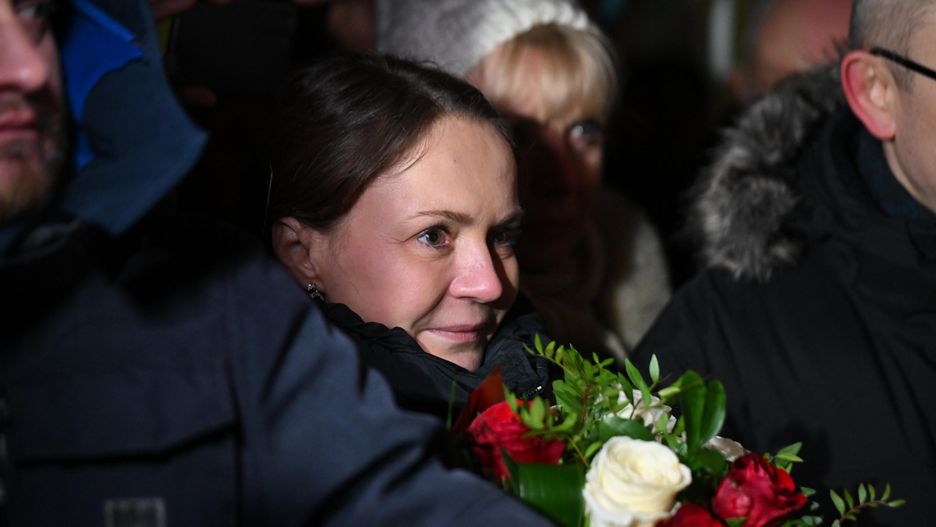 Barbara Kami�ska
Piotr Polak
bukiet, by�y pose�, demonstracja, kwiat�w, kwiaty, manifestacja, Mariusz Kami�ski, osadzenie, osadzony, PiS, polityk, polityka, portret, rodzina, w obronie, wiec, wi�zienie, zak�ad penitencjarny