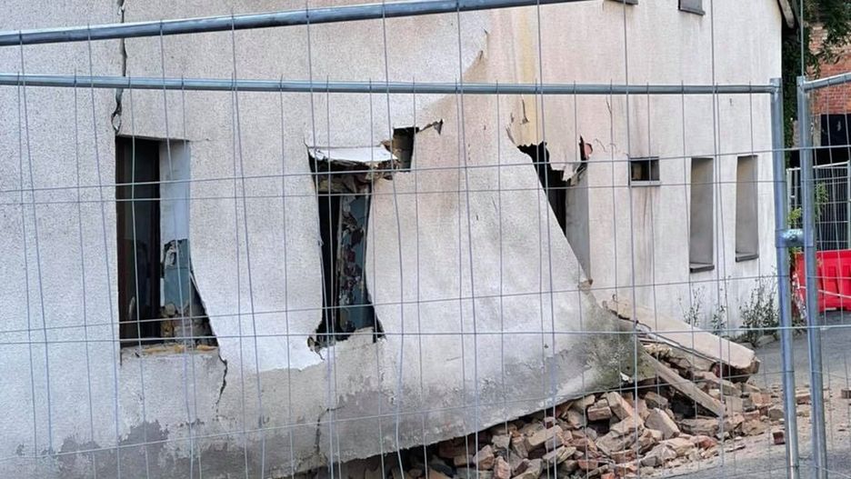 Tarnowskie Góry. Zapadła się ściana restauracji. Mieszkańcy wykonali gest 