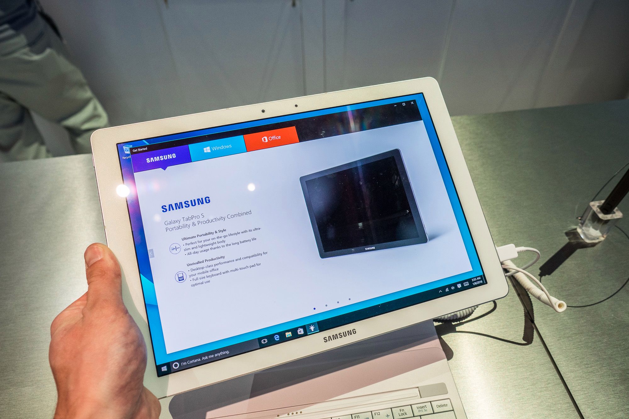 Galaxy TabPro S, Gear S2 classic w nowych wersjach i niespodzianka dla użytkowników iPhone'ów - nowości Samsunga z CES 2016 15