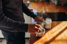 Naukowcy wykazali związek między spożyciem kawy a podwyższonym cholesterolem. Problem dotyczy tylko jeden płci