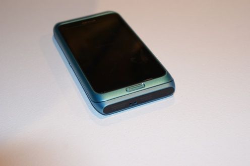 Nokia E7 – klasa, biznes i Symbian^3 [pierwsze wrażenia]