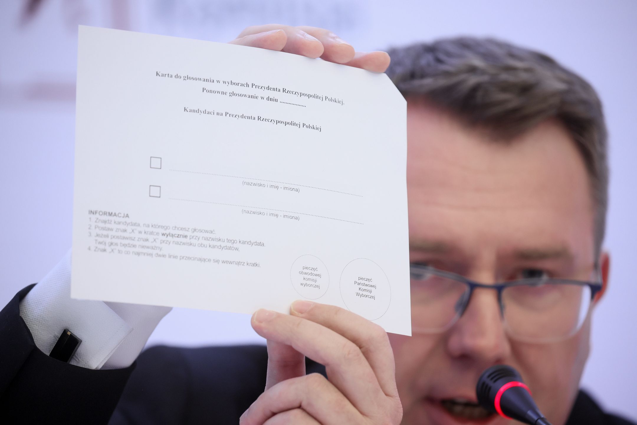 Rafa� TkaczWarszawa, 30.05.2025. Wybory prezydenta RP - II tura. Cz�onek PKW Rafa� Tkacz podczas konferencji PKW przed rozpocz�ciem ciszy woborczej, 30 bm. w Warszawie. (ad) PAP/Leszek Szyma�skiLeszek Szyma�skig�osowanie, II, II tura, konferencja, konferencja konferencji prasowej, pa�stwowa komisja wyborcza, pkw, prezydenckie, prezydenta rp, wybory