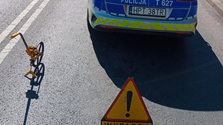 Mrągowo. BMW potrąciło 13-latkę. Dziewczynka była na pasach