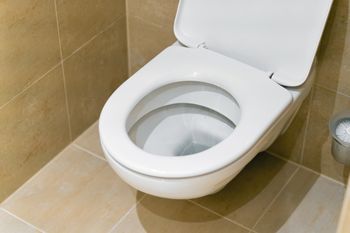 Jak często powinniśmy się wypróżniać? Badania wskazują jasno