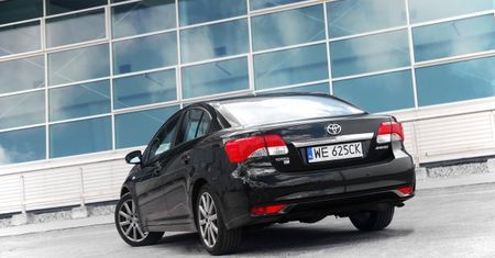 Toyota Avensis 2,2 D-Cat Prestige - walcząc ze stereotypem [test autokult.pl]