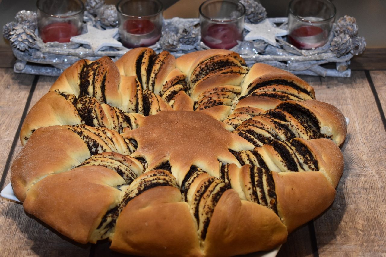 Wieniec drożdżowy z makiem. Jest prostszy niż ci się wydaje