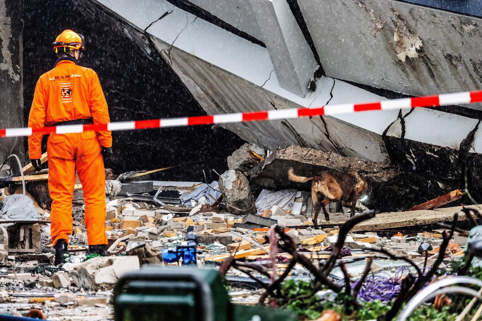 Eksplozja w Holandii. Ratownicy walczą z czasem przeszukując gruzy