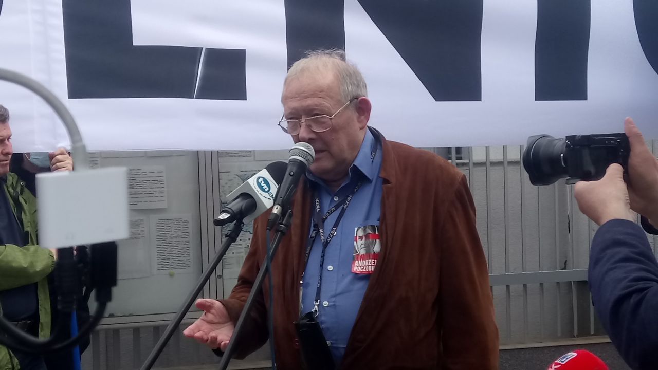 Warszawa. Adam Michnik przemawiał podczas protestu