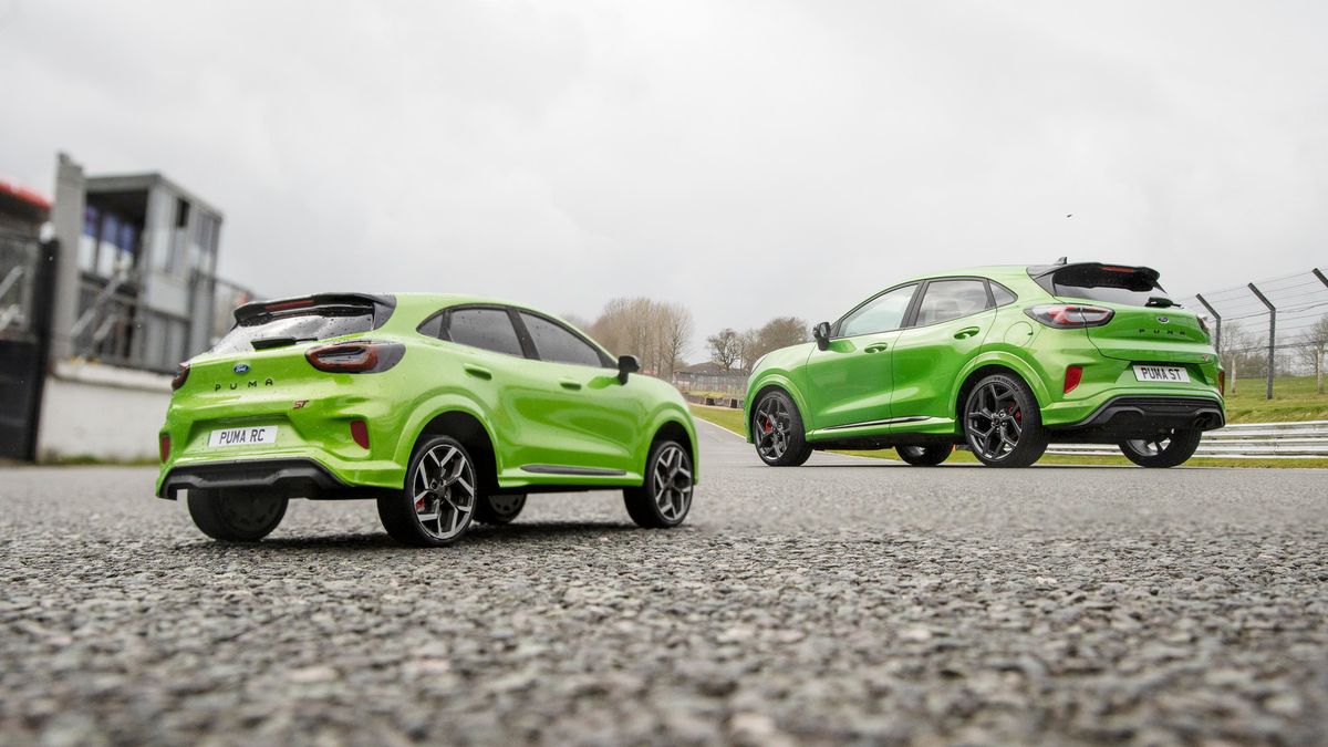 10-razy mniejszy, a niemal równie szybki. Pojedynek okazał się zaskakująco wyrównany.