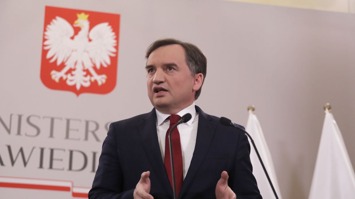 Na zdjęciu Zbigniew Ziobro na konferencji prasowej