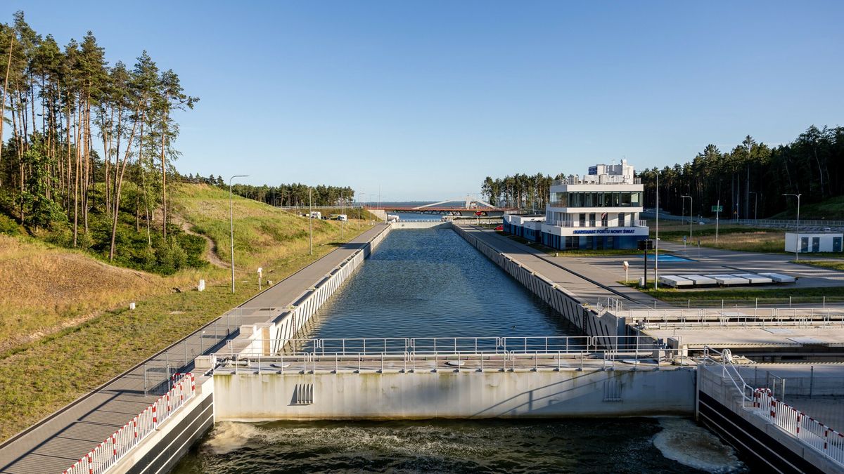 Przez kanał  przepłynęło ponad 1,3 tys. jednostek 