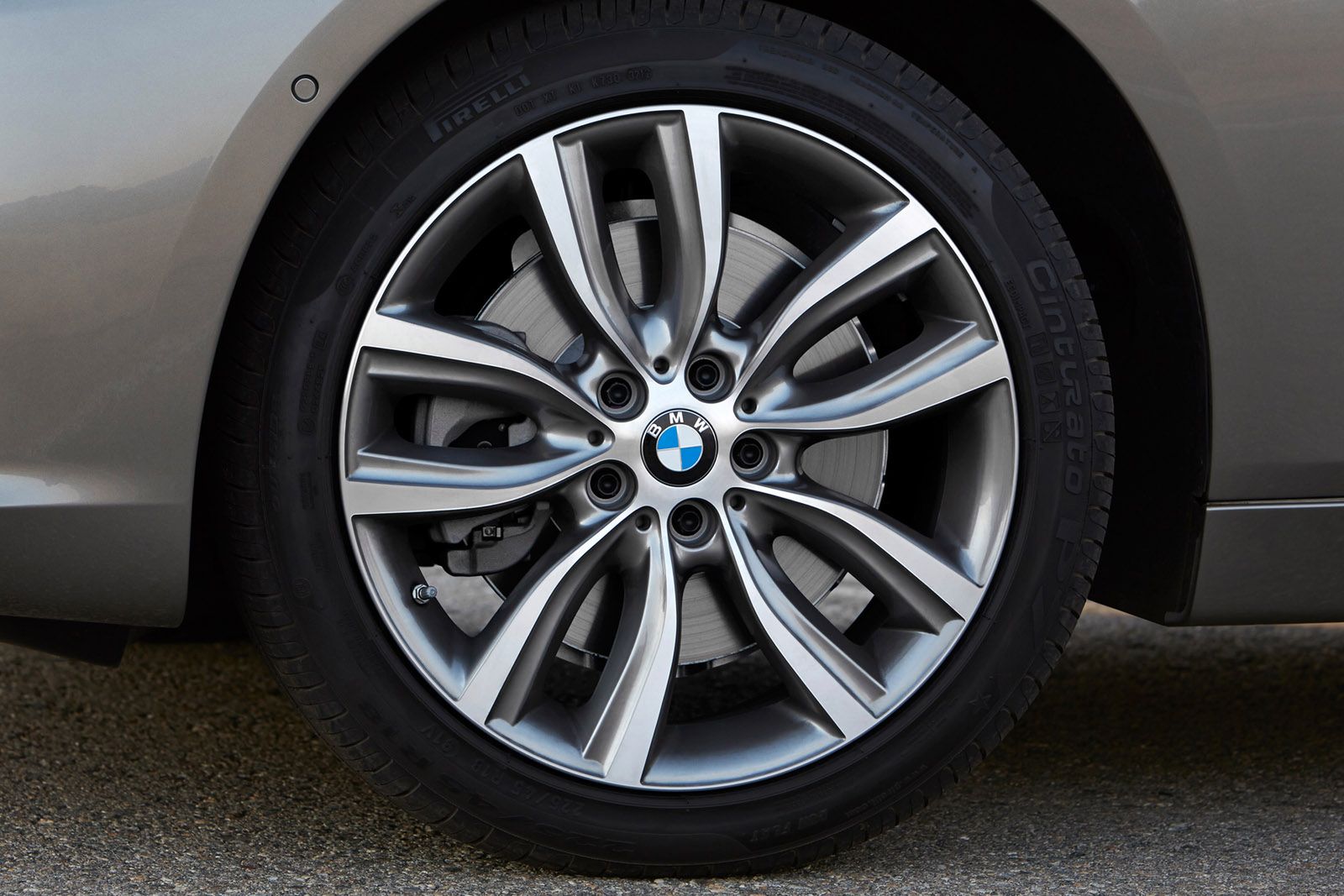 BMW przedstawiło 290 zdjęć z serią 2 Active Tourer [galeria] 4