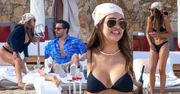 Scott Disick ze swą 19-letnią dziewczyną Amelią Hamlin popija drinki na plaży w Tulum (ZDJĘCIA)