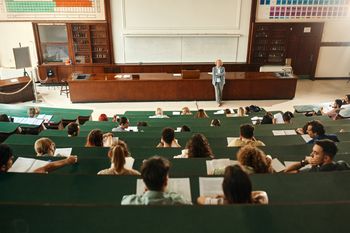 Rozpoczęcie studiów. Pamiętasz ten emocjonujący czas? Sprawdź w krzyżówce