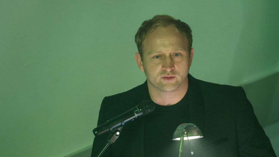 Borys Szyc na pogrzebie Arkadiusza Tomiaka