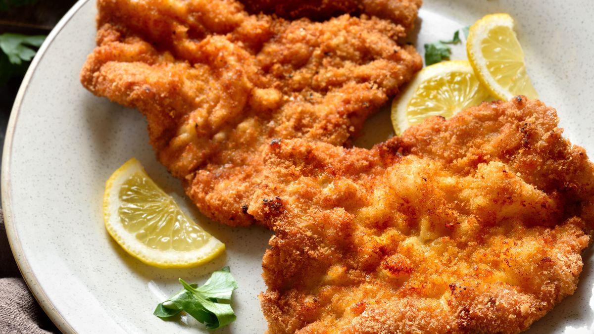 Oryginalne wiedeńskie sznycle są przygotowywane z cielęciny