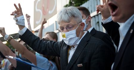 Sławomir Nałęcz wygrał z TVP. "Oszczerstwa wykazane i ukarane przez sąd"