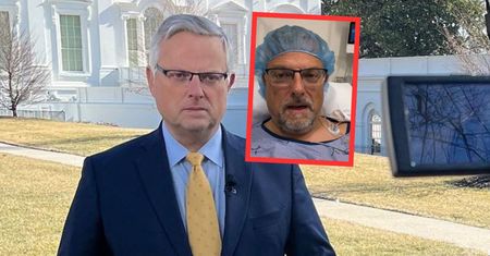 Przemówił po operacji. "Żałuję, że tak długo zwlekałem"