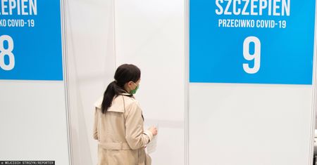 Ruszyły zapisy na szczepienia m.in. dla 30-latków. Są zakłócenia systemu