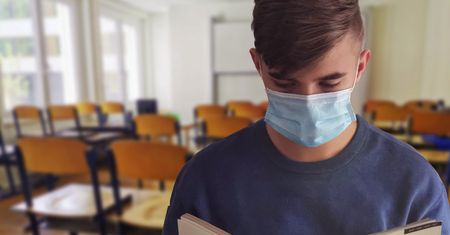 Koronawirus w Polsce. Dlaczego nie trzeba nosić maseczek w szkołach? GIS wyjaśnia