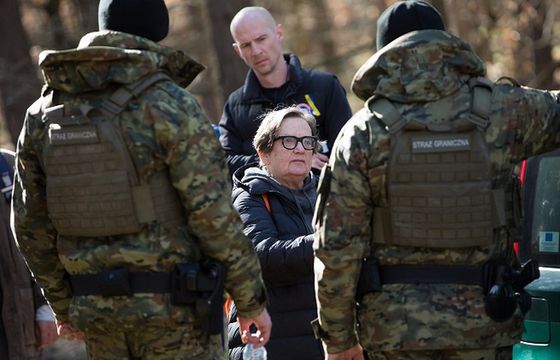 Ostaszewska, Kulesza i Stuhr w filmie Agnieszki Holland o uchodźcach „Zielona granica” (zdjęcia)